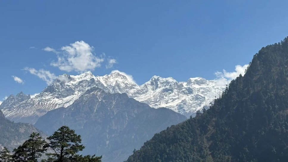 Gimalai-Nepal-krasivy-peizazh